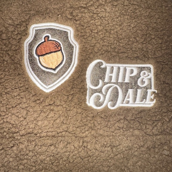 ✨ Cozy Disney Classic ✨ - Picture 3 of 5